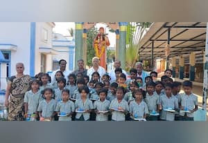  பள்ளி மாணவர்களுக்கு கல்வி உபகரணம் வழங்கல்