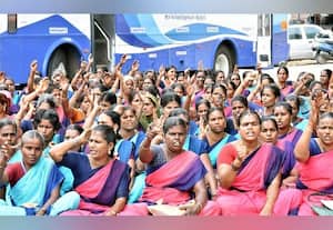  சாலை மறியல் போராட்டத்தில் ஈடுபட்ட அங்கன்வாடி ஊழியர்கள் 230 பேர் கைது