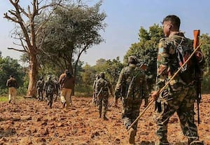 மஹா.,வில் என்கவுன்டர்: நக்சலைட்டுகள் 3 பேர் சுட்டுக்கொலை