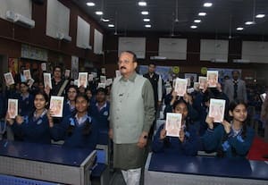  தன்னம்பிக்கையே உண்மையான பலம் மாணவ - மாணவியரிடையே கல்வி அமைச்சர் பேச்சு