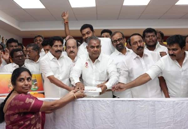  சினிமா 'பிளாக் டிக்கெட்' போல விற்று தீர்ந்த த.வெ.க., விருப்ப மனு