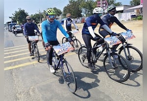 திருவனந்தபுரம்-கார்கில் 4500 கி.மீ., துாரம்; விமானப்படை வீரர்கள் சைக்கிள் பயணம்