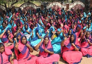  அங்கன்வாடி பணியாளர்கள்  காத்திருப்பு போராட்டம்