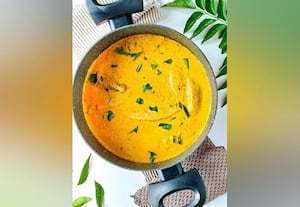 கேரள ஸ்டைல் சின்ன முள்ளன் மீன் குழம்பு