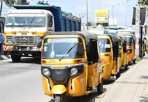  மருத்துவமனை முன் ஆட்டோக்கள் நிறுத்துவதால் நோயாளிகள் தவிப்பு