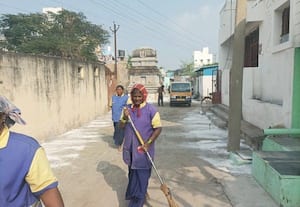  கழிவுநீர் தேங்கிய பழனிவேல் நகர் நகராட்சி ஊழியர்கள் சீரமைப்பு 'தினமலர்' செய்தி எதிரொலி