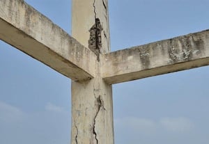  மேல்நிலை நீர்த்தேக்க தொட்டி விரிசல்: அச்சத்தில் ஆரம்பாக்கம் பகுதி மக்கள்