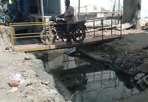  மந்தமாக நடக்கும் வடிகால்வாய் பணி பாலவாக்கத்தில் சுகாதார சீர்கேடால் அவதி