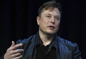 அடுத்த 10 ஆண்டுக்குள் நிலவில் நகரம்; எலான் மஸ்க் நம்பிக்கை