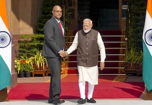 பிரதமர் மோடியுடன் சீஷெல்ஸ் அதிபர் பேட்ரிக் ஹெர்மினி சந்திப்பு