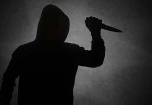  பத்தாம் வகுப்பு மாணவன் கத்தியால் குத்திக்கொலை