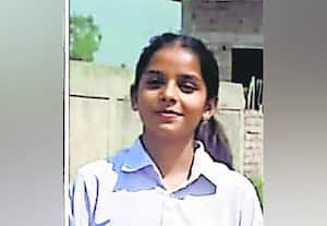  வகுப்பறையில் சக மாணவியை சுட்டு தற்கொலைக்கு முயன்ற மாணவர்
