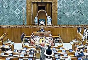 எதிர்க்கட்சி எம்பிக்கள் அமளி; முடங்கியது லோக்சபா