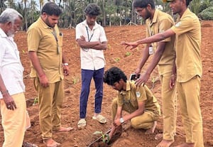  விவசாயிகளிடம் மாணவர்கள் தகவல் சேகரிப்பு