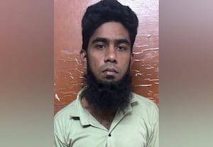  பயணியின் 4 சவரன் செயின், ரூ.8,000 'ஆட்டை' போட்ட ஆட்டோ ஓட்டுநர் சமூக வலைதளத்தால் இரு மாதத்திற்கு பின் சிக்கினார்