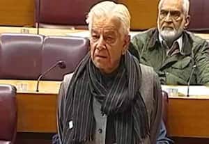 அமெரிக்கா எங்களை டாய்லெட் பேப்பர் போல தூக்கி எறிந்தது; பாக் அமைச்சர் புலம்பல்