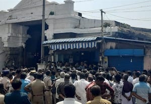  கன்னியாகுமரி கோவில் இடத்தில் கடைகளை அகற்ற கடும் எதிர்ப்பு