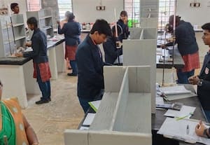  அரசு மேல்நிலைப்பள்ளியில் பிளஸ் 2 செய்முறை தேர்வு