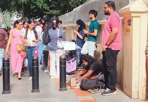  சர்ச் தெருவில் ஒரு நாள் சுற்றலாமா... வாங்க!