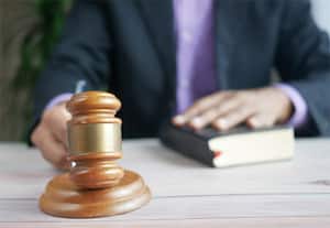  கணவரின் தற்கொலை வழக்கு மனைவியை விடுவித்தது கோர்ட்