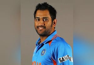  'சிடி'யை எழுத்து வடிவமாக்க ரூ.10 லட்சம் செலுத்தும்படி தோனிக்கு உத்தரவு