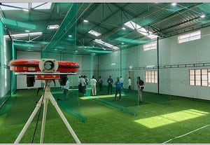  பள்ளி மாணவர்களுக்காக கட்டப்பட்ட கிரிக்கெட் மைதான ம்