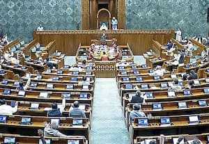 பட்ஜெட் கூட்டத்தொடர் முதல் அமர்வு; இன்றும் கடும் அமளியால் லோக்சபா ஒத்திவைப்பு