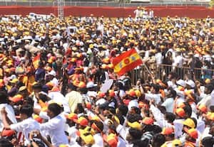 விஜய் பிரசாரத்தில் மீண்டும் அசம்பாவிதம் : சேலம் கூட்டத்தில் மயங்கி விழுந்து ஒருவர் பலி