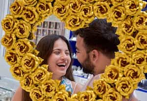 கல்லா கட்டும் காதலர் தின கொண்டாட்டம்