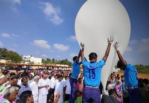  அரியக்குடி அரசுப் பள்ளி மாணவர்கள் தயாரித்த ‛விகோசாட்' சாட்டிலைட் : விண்ணில் செலுத்தி சாதனை