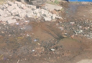  அடிக்கடி காவிரி மெயின் குழாயில் உடைப்பால் வீணாகும் குடிநீர்