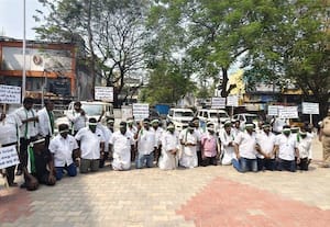  வளசரவாக்கம் மண்டல அலுவலகத்தில் 2வது நாளாக வியாபாரிகள் போராட்டம்