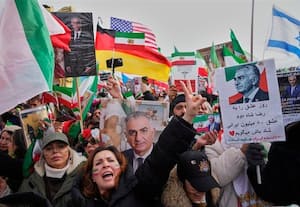  ஈரான் அரசின் அடக்குமுறைக்கு எதிராக ஜெர்மனியில் பேரணி: 2.5 லட்சம் பேர் பங்கேற்பு