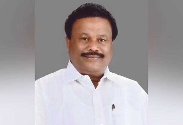  சசிகலா தனிக்கட்சியா? நோ கமென்ட்ஸ்