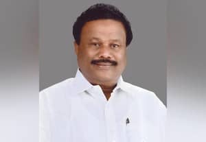  சசிகலா தனிக்கட்சியா? 'நோ கமென்ட்ஸ்'