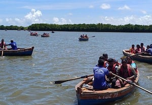 பிச்சாவரத்தில் குவிந்த சுற்றுலா பயணிகள்