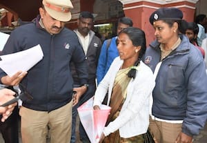  மனுதாரர்கள் தீக்குளிக்க முயற்சி வாரந்தோறும் போலீசார் 'அலர்ட்'