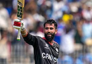 யுவராஜ் சம்ரா சாம்ராஜ்யம்... * இளம் வீரராக சாதனை சதம் * 'சூப்பர்-8' சுற்றில் நியூசிலாந்து