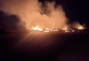  குப்பை கிடங்கில் பற்றி எரிந்த தீ;  புகை மூட்டத்தால் மக்கள் அவதி