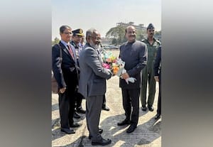  வங்கதேச பிரதமராக பதவியேற்றார் தாரிக்