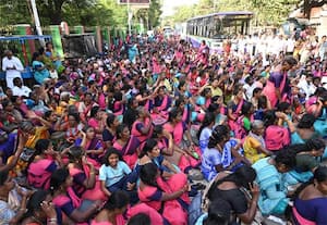 டாஸ்மாக் பணியாளர்கள் ஆர்ப்பாட்டம்; சென்னையில் சத்துணவு ஊழியர்கள் கைது