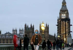 கோவிட் இழப்பீடு கோரி 36 பிரிட்டன் பல்கலை.க்கு நோட்டீஸ்: இந்தியர்கள் உள்பட 1.7 லட்சம் மாணவர்கள் சட்ட நடவடிக்கை