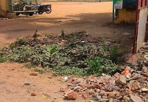  கால்வாய் சேதம் ஓட்டுனர்கள் அச்சம்