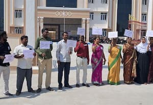  செஞ்சி அரசு கலைக்கல்லுாரி விரிவுரையாளர்கள் போராட்டம்