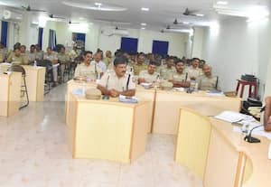  நிலுவை வழக்குகள்: எஸ்.பி., அறிவுரை