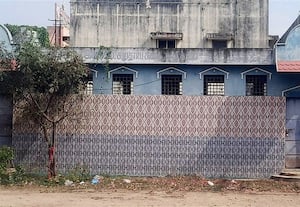  பூட்டியே கிடக்கும் சுகாதார வளாகம் பயன்படுத்த முடியாமல் மக்கள் அவதி