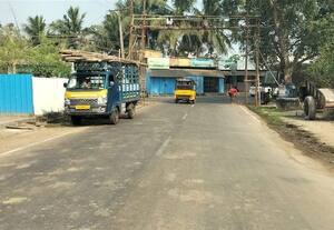  பழையனுார் சாலையில் வேகத்தடை வேண்டும்