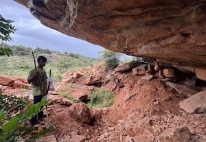  வரலாற்றுக்கு முந்தைய மனிதர்களின் வாழ்விடம் ஆந்திராவில் கண்டறிந்த தமிழக மாணவர்கள்