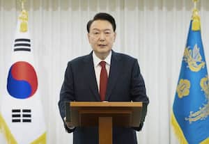 தென்கொரியா முன்னாள் அதிபருக்கு ஆயுள் தண்டனை விதிப்பு