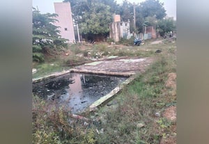  திறந்து கிடக்கும் கழிவுநீர் தொட்டியை மூட வலியுறுத்தல்